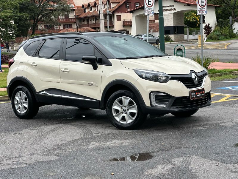Captur Life